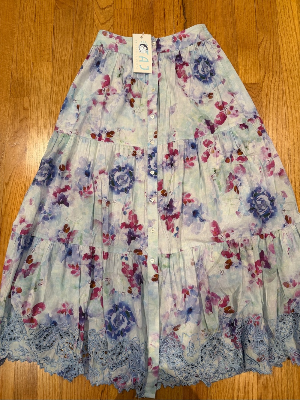 Taj by Sabrina Crippa Floral Skirt Retail $334 Size Small NWT Missing 1 Button
